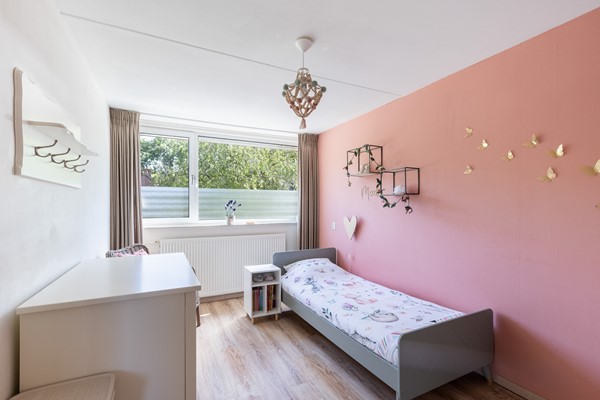 Foto - Te koop: Nette tussenwoning in het gezellige Klundert!